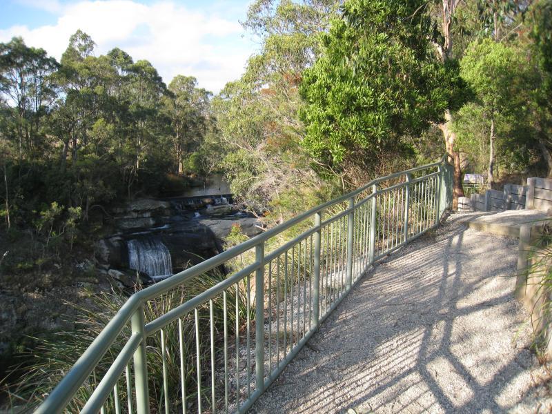 Port Welshpool - Agnes Falls Scenic Reserve: Walking track above falls