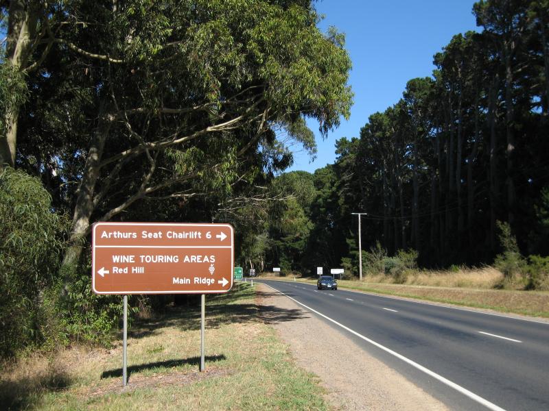 Red Hill - White Hill Road: View south along White Hill Rd towards Arthurs Seat Rd