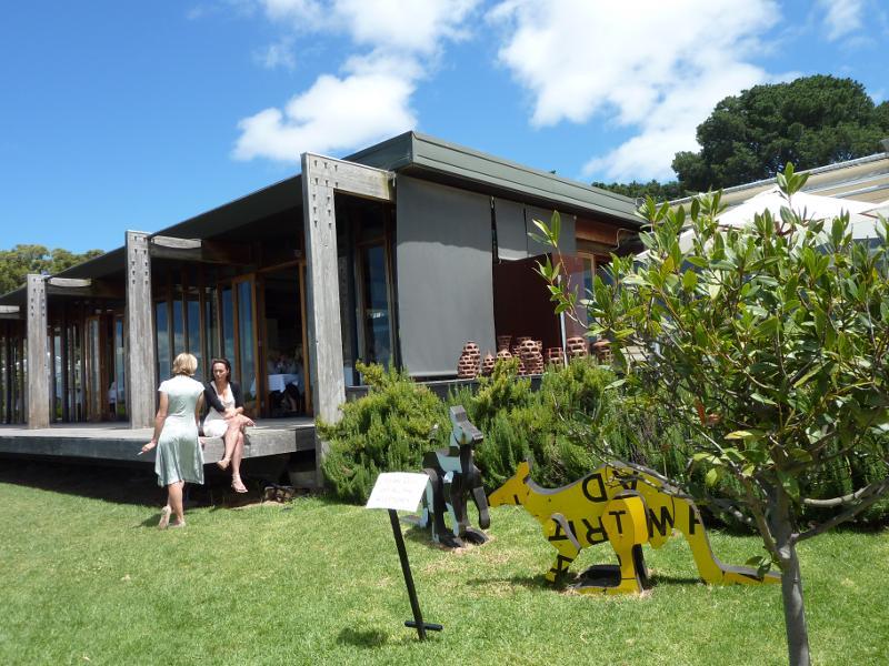 Red Hill - Montalto Vineyard, Shoreham Road: Garden in front of restaurant