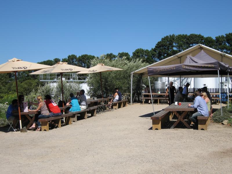 Red Hill - T'Gallant Winery, Mornington-Flinders Road, Main Ridge: Outdoor tables