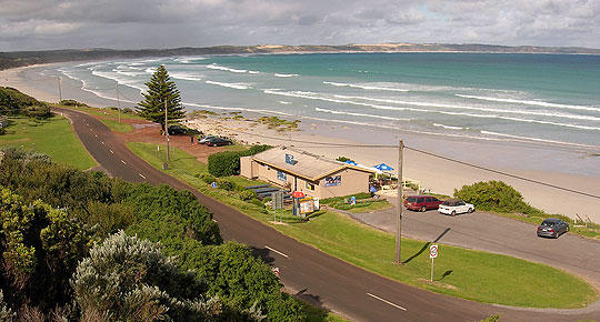Beyond the Great Ocean Road - Cafe and beach, Bridgewater Bay (photo by Scott & Debra)