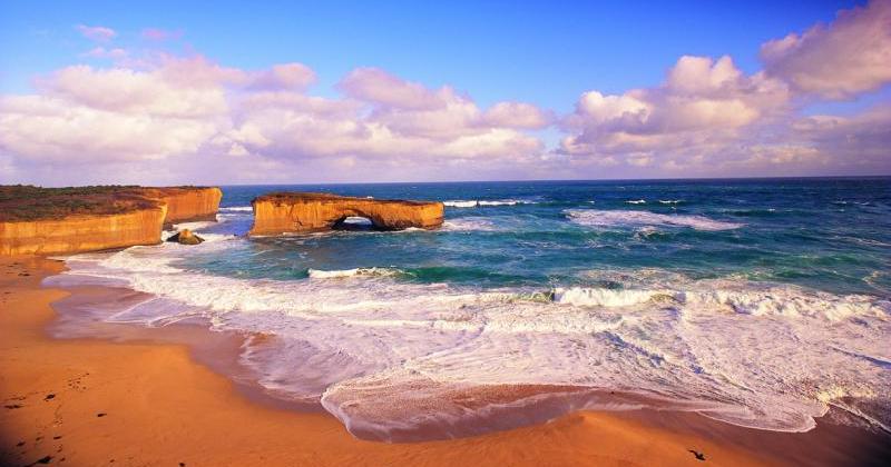 Great Ocean Road coast - London Bridge