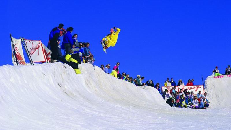 Alpine Region - Snow boarding at Mount Hotham