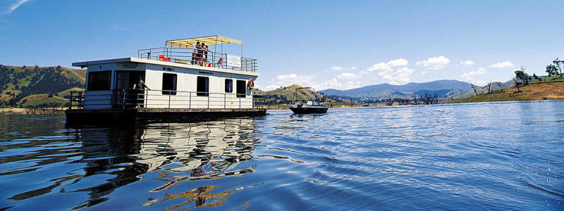 Lake Eildon, Mansfield & Mt Buller - Houseboating on Lake Eildon