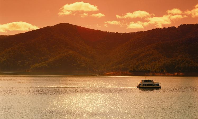 Lake Eildon, Mansfield & Mt Buller - Sunset on Lake Eildon