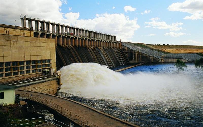Murray River - Weir wall on Lake Hume