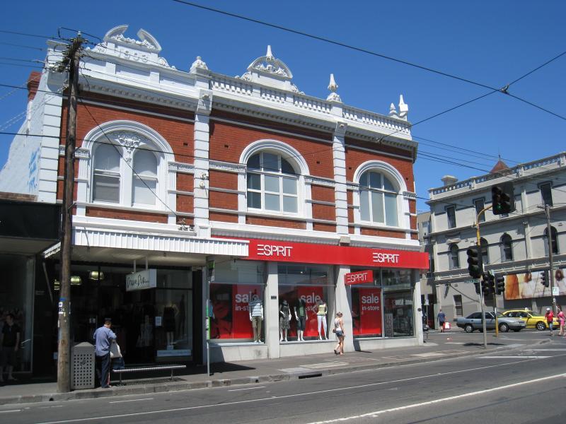 Richmond - Bridge Road: South side of Bridge Rd at Lennox St