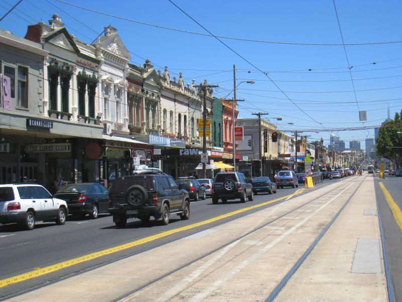 Richmond - Bridge Road: View west along Bridge Rd towards Coppin St