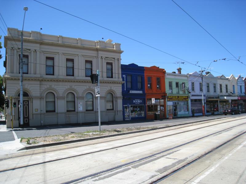 Richmond - Victoria Street: Shops along northern side of Victoria St at Hoddle St