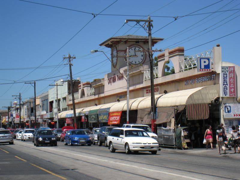 Richmond - Victoria Street: View east along Victoria St near Albert St