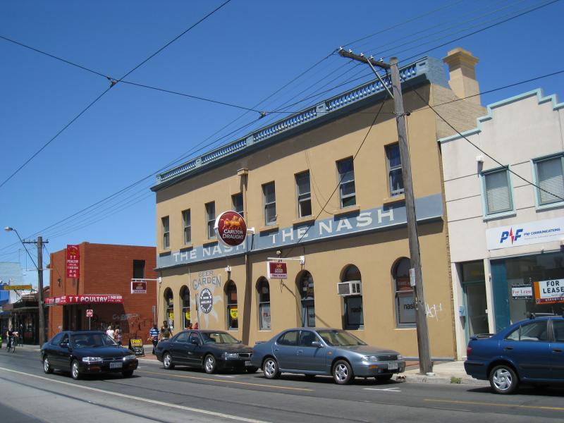 Richmond - Victoria Street: View east along Victoria St towards Lambert St and The Nash Hotel