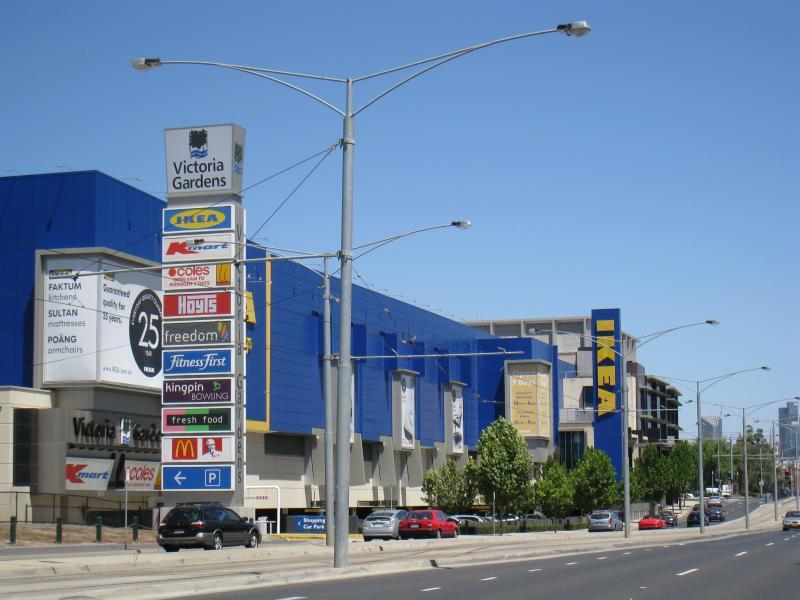 Richmond - Victoria Street: Victoria Gardens Shopping Centre, view west along Victoria St