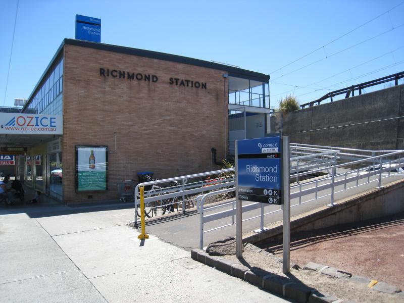 Richmond - Swan Street: Richmond Station entrance, north side of Swan St