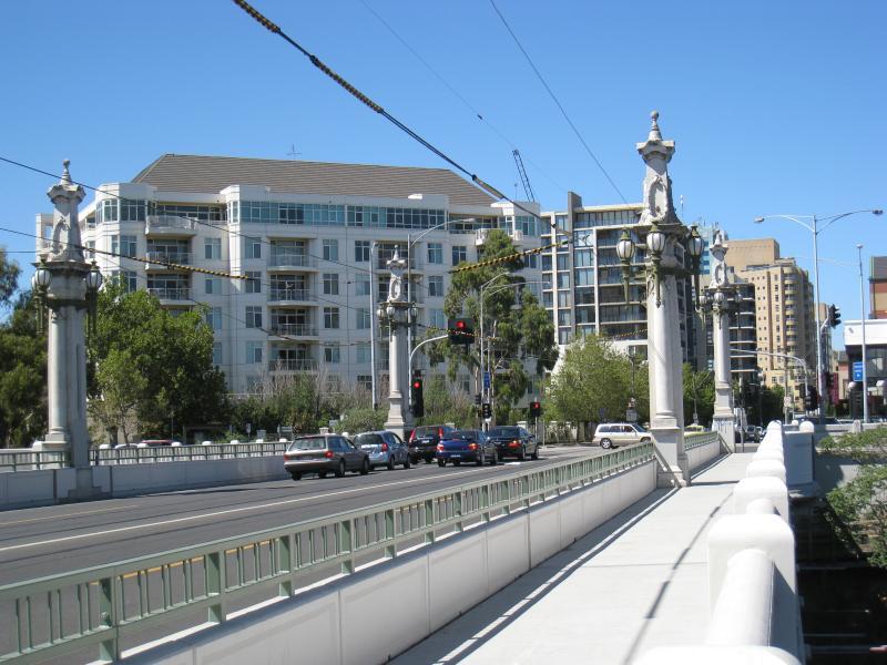Richmond - Church Street: View south over Church Street Bridge