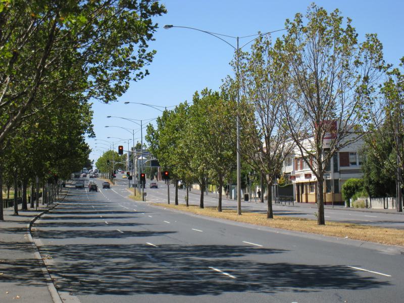 Richmond - Hoddle Street and Punt Road: View north along Punt Rd towards Richmond Tce