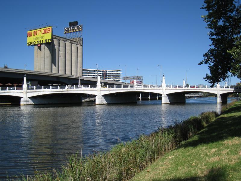 Richmond - Yarra River along southern border of Richmond with South Yarra: View south east along southern bank of Yarra River towards Hoddle Bridge and Nylex Clock