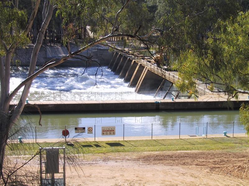 Robinvale - Weir and Lock 15, Murray River: View across river to lock and weir