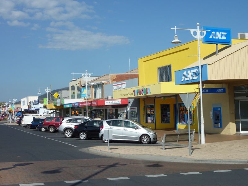 Rosebud - Shops and commercial centre, Point Nepean Road: View east along Pt Nepean Rd at 8th Av