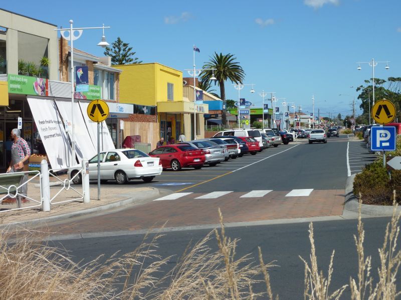 Rosebud - Shops and commercial centre, Point Nepean Road: View west along Pt Nepean Rd at 9th Av
