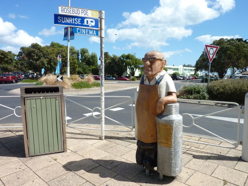 Rosebud - Shops and commercial centre, Point Nepean Road: Wood carving of Jack Jennings at corner of Pt Nepean Rd and Rosebud Pde