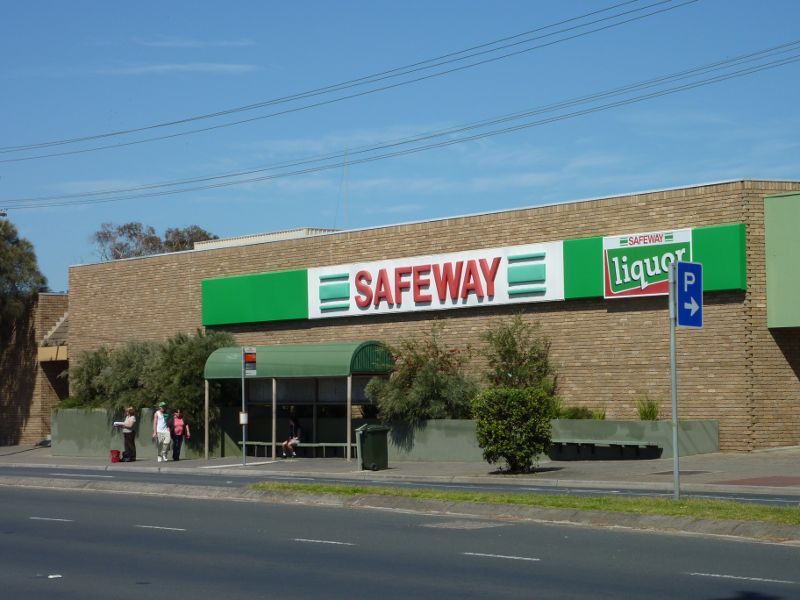 Rosebud - Rosebud Plaza Shopping Centre, Point Nepean Road and Boneo Road - Supermarket fronting Pt Nepean Rd