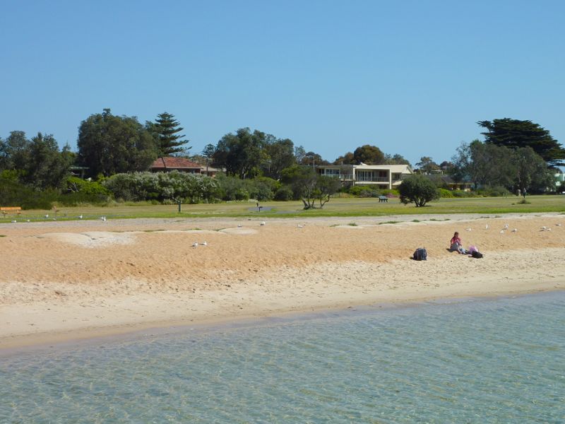 Rosebud - Rosebud Pier, Jetty Road: Beach and foreshore west of pier
