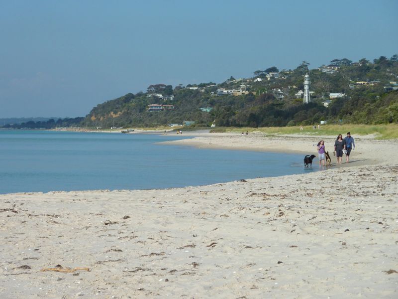 Rosebud - Beach at Tom Salt Park: View along beach towards McCrae