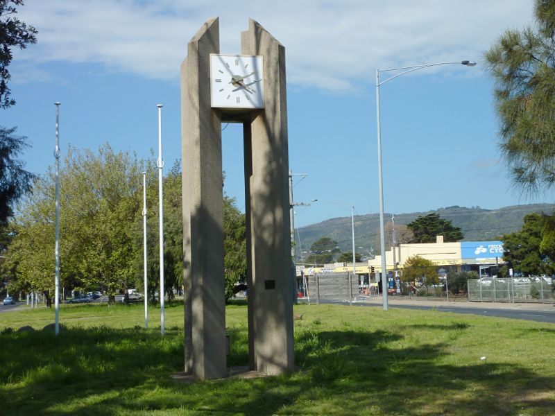 Rosebud - Point Nepean Road through Rosebud: Clock tower within Pt Nepean Rd median strip west of Jetty Rd
