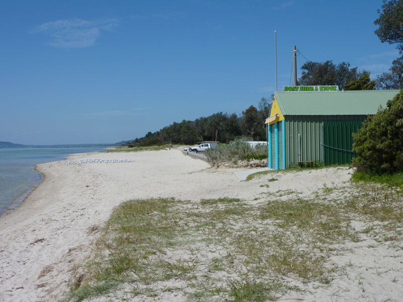 Rosebud - Beach and foreshore reserve east of Percival Street, Capel Sound: Easterly view along beach at boat hire and kiosk