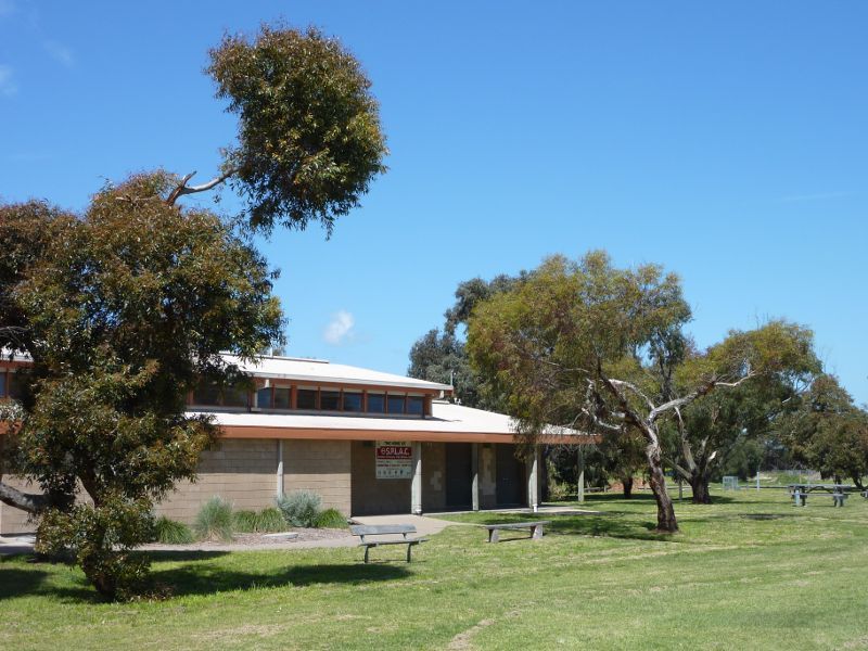 Rosebud - Truemans Road Recreation Reserve, Capel Sound: Pavillion and picnic areas