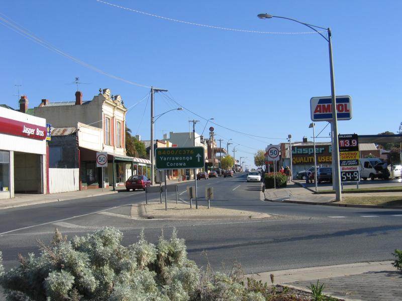 Rutherglen - Commercial centre and shops, Main Street - View north-west along Main St at Howlong St