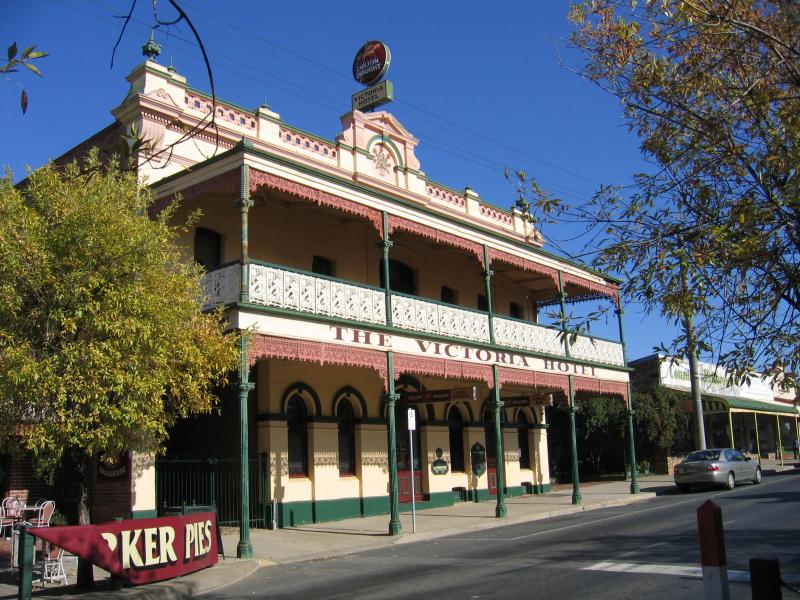 Rutherglen - Commercial centre and shops, Main Street - Victoria Hotel, Main St