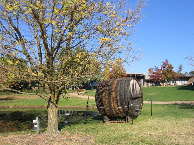 Rutherglen - All Saints Winery, Wahgunyah: Pond