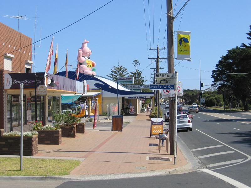 Rye - Commercial centre and shops, Point Nepean Road - View west along Point Nepean Rd at Weeroona St