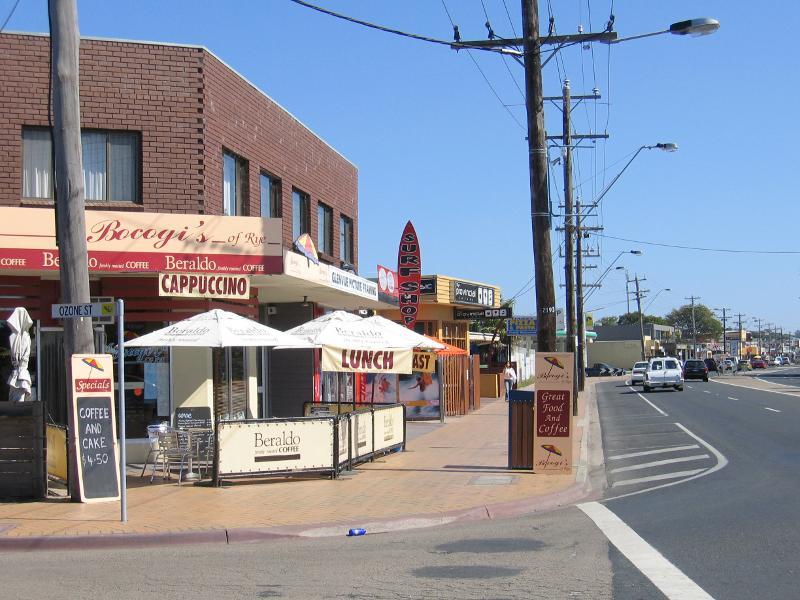 Rye - Commercial centre and shops, Point Nepean Road - View west along Point Nepean Rd at Ozone St