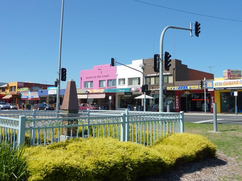 Rye - Commercial centre and shops, Point Nepean Road: War memorial and shops along southern side of Point Nepean Rd, just east of Napier St
