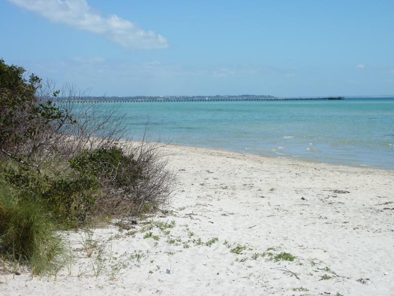 Rye - Coast around Rye Yacht Club: View north-west from beach towards Rye Pier