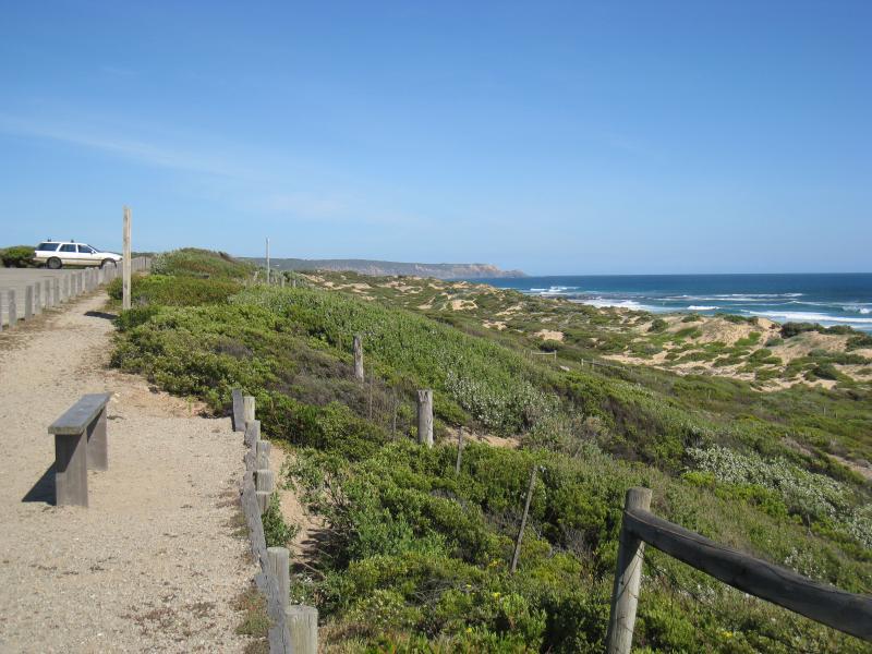 Rye - St Andrews Ocean Beach, Paradise Drive at St Andrews Beach: View south-east along foreshore from car park
