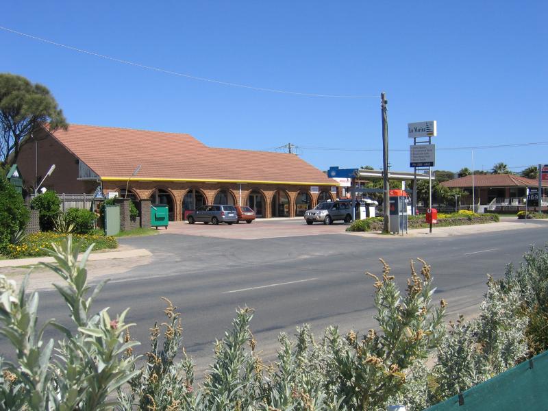 Safety Beach - Marine Drive area: La Marina petrol station and general store, Marine Dr at Victoria St