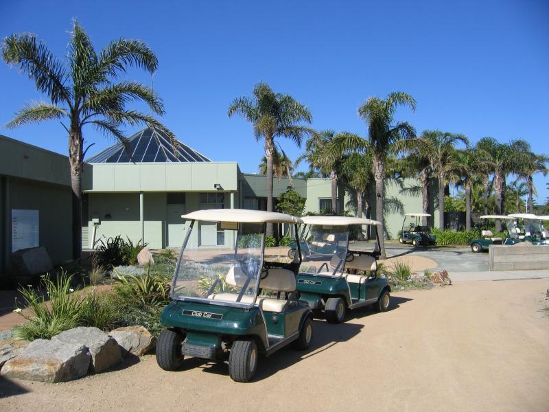 Safety Beach - Safety Beach Country Club: Golf buggies at clubhouse