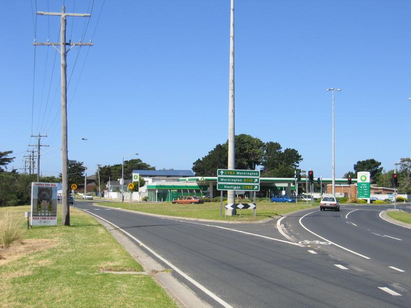 Safety Beach - Nepean Highway: View north-east towards intersection of Nepean Hwy and Marine Dr