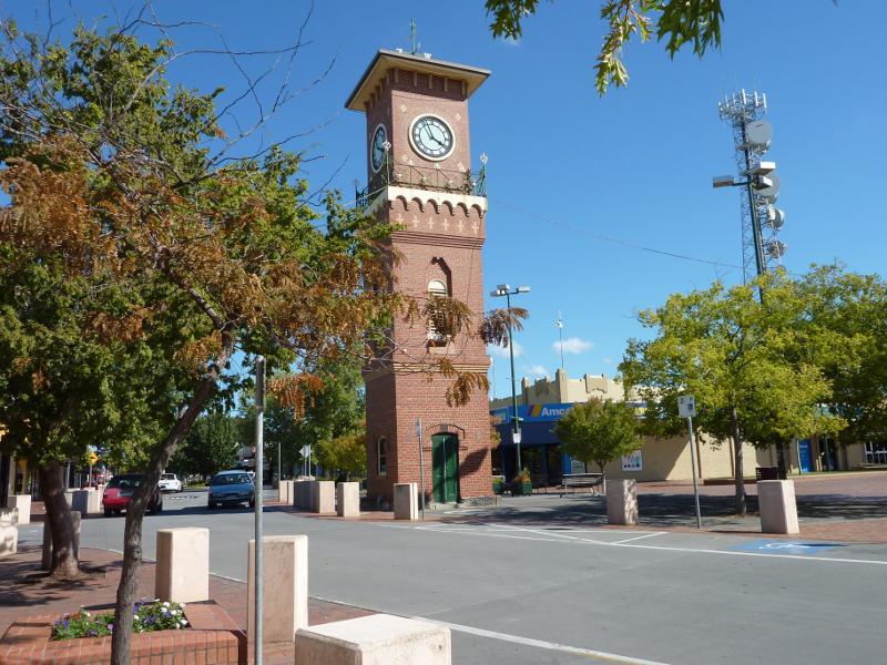 Sale - Commercial centre and shops, Cunninghame Street and Raymond Street: View south along Raymond St towards Cunninghame St