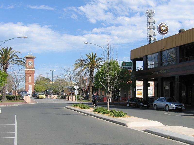 Sale - Commercial centre and shops, Cunninghame Street and Raymond Street: View south along Raymond St towards Crown Hotel and New Railway Rd