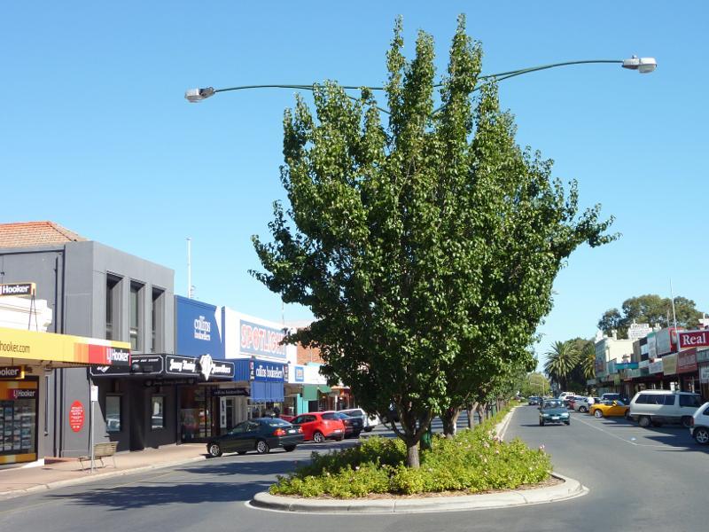 Sale - Commercial centre and shops, Cunninghame Street and Raymond Street: View south along Raymond St just south of Cunninghame St