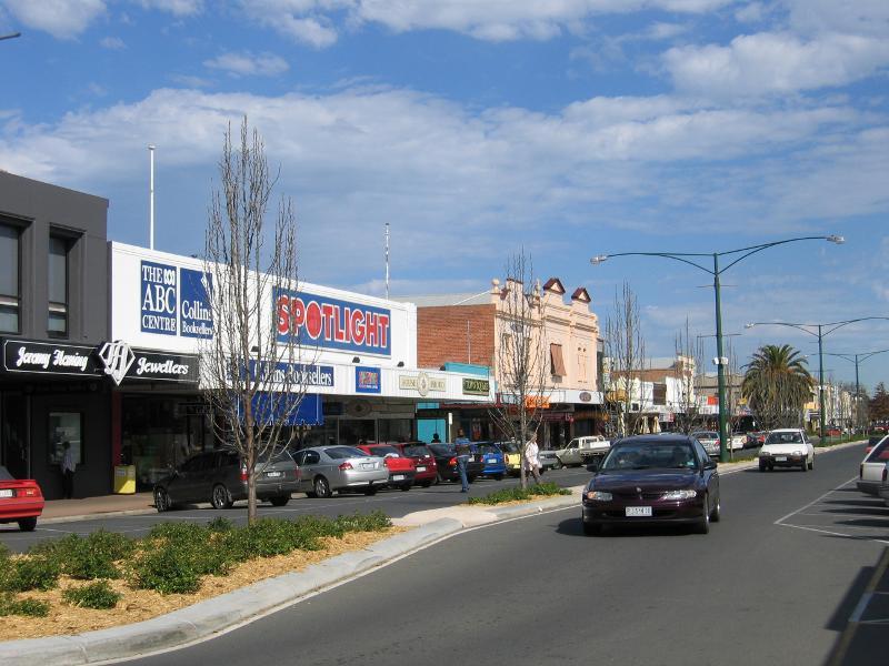 Sale - Commercial centre and shops, Cunninghame Street and Raymond Street: View south along Raymond St between Cunninghame St and MacAlister St