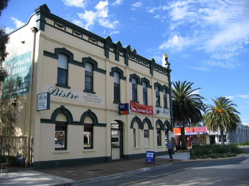 Sale - Commercial centre and shops, Cunninghame Street and Raymond Street: Star Hotel, corner Raymond St and MacAlister St