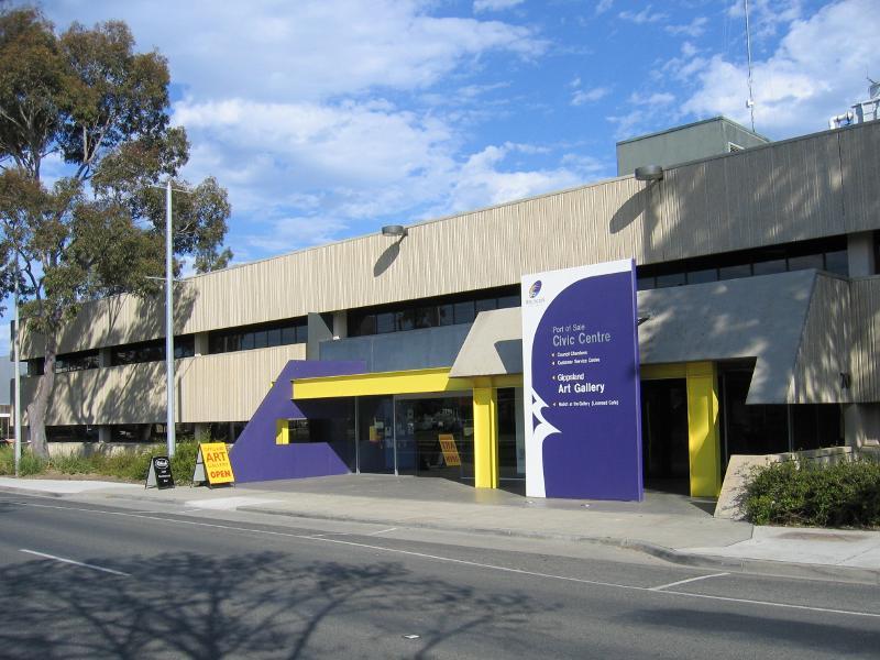 Sale - Princes Highway through Sale: Port of Sale Civic Centre and Art Gallery, Princes Hwy between Pearson St and Desailly St