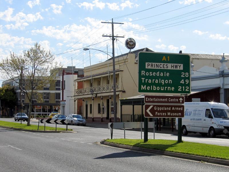 Sale - Princes Highway through Sale: View west along Princes Hwy towards Raymond St