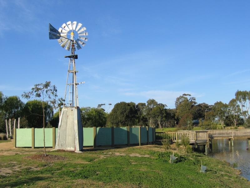 Sale - Lake Guyatt: Lake Guyatt, windmill and maze