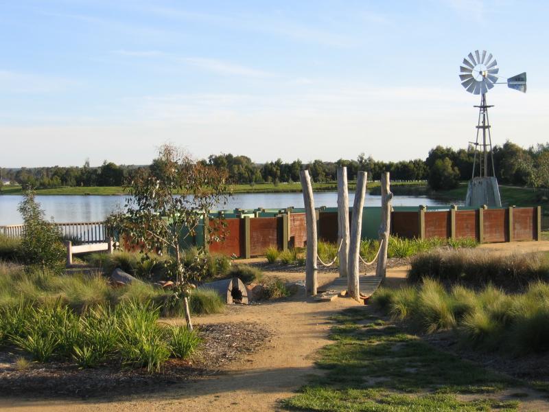 Sale - Lake Guyatt: Lake Guyatt, windmill and maze